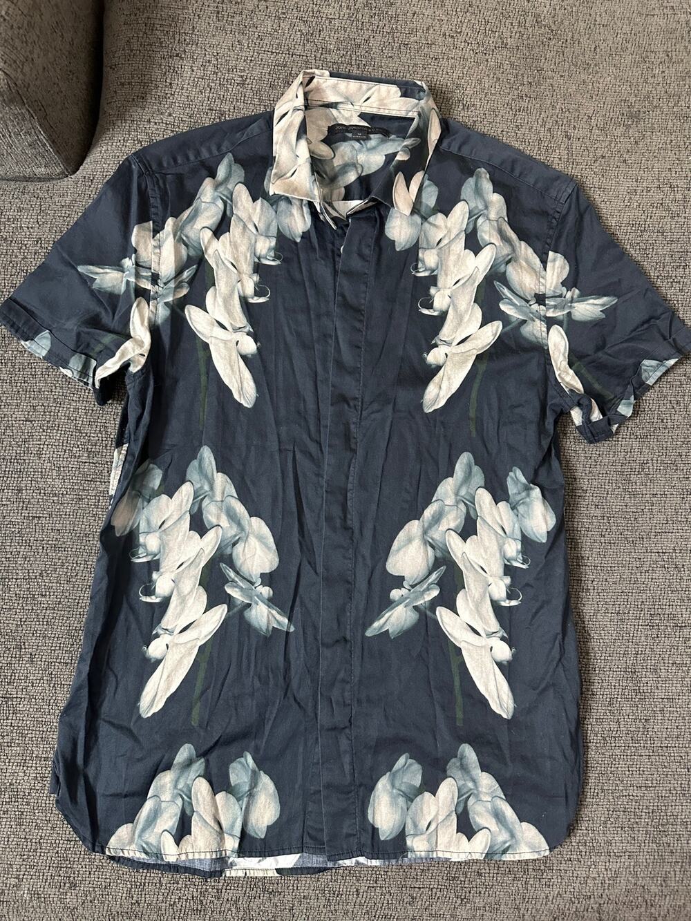 John Varvatos USA Black Floral Cotton Button-Up Shirt size M Short Sleeve Light